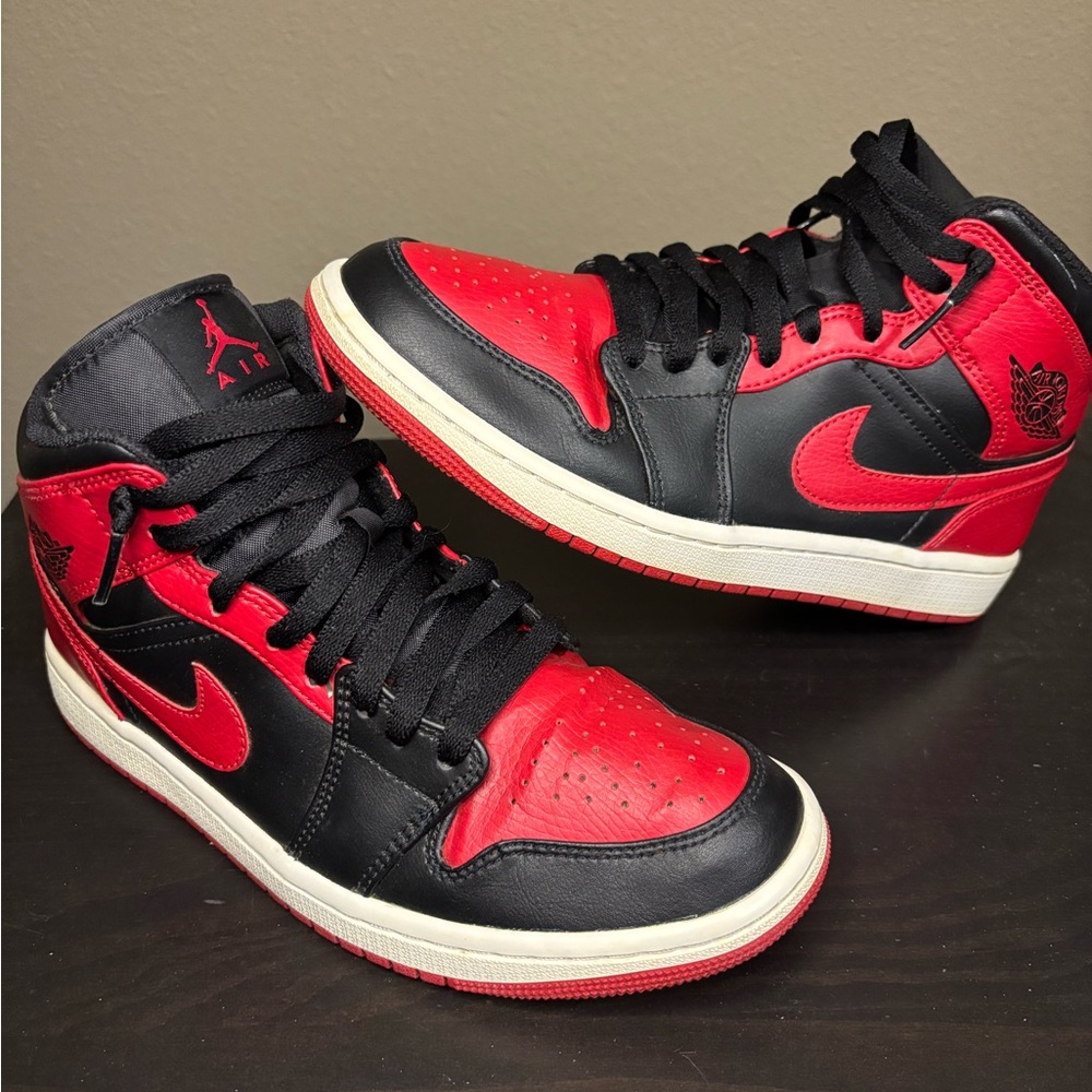 Size 8 - Jordan 1 Mid Banned 2020 554724-074